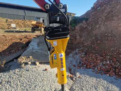 YANMAR VIO38-6 při práci